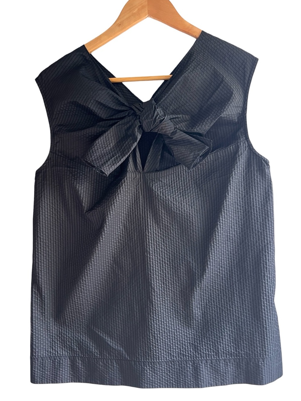 Lida Baday sleeveless bow tie blouse plisse texture fabric excellent condition